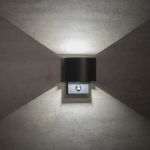 Immagine di LAMPADA DA PARETE PER ESTERNO CON SENSORE CON FASCIO DI LUCE BIDIREZIONALE REGOLABILE  - 7W - 4000K - IP54 - CIRCOLARE - KNREKA 