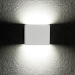 Immagine di ILLUMINAZIONE PARETE/SEGNAPASSO A LED - CON DOPPIO FASCIO DI LUCE - 8W - 4000K - IP54 - BIANCO - KNGARTO