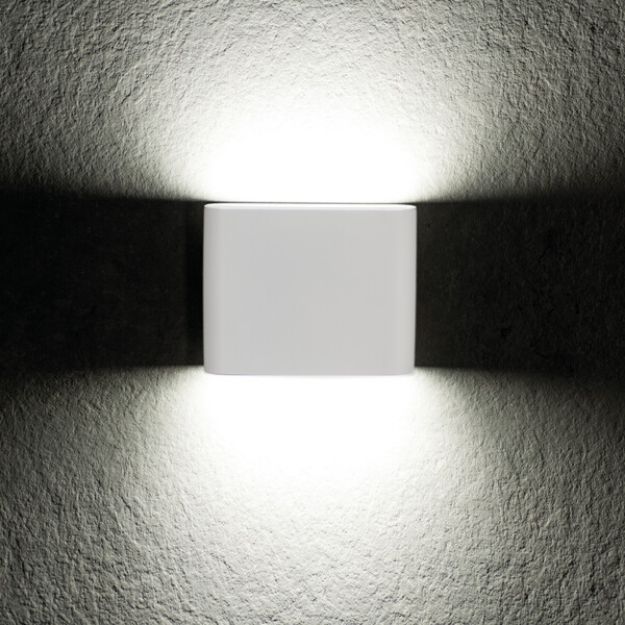Immagine di ILLUMINAZIONE PARETE/SEGNAPASSO A LED - CON DOPPIO FASCIO DI LUCE - 8W - 4000K - IP54 - BIANCO - KNGARTO